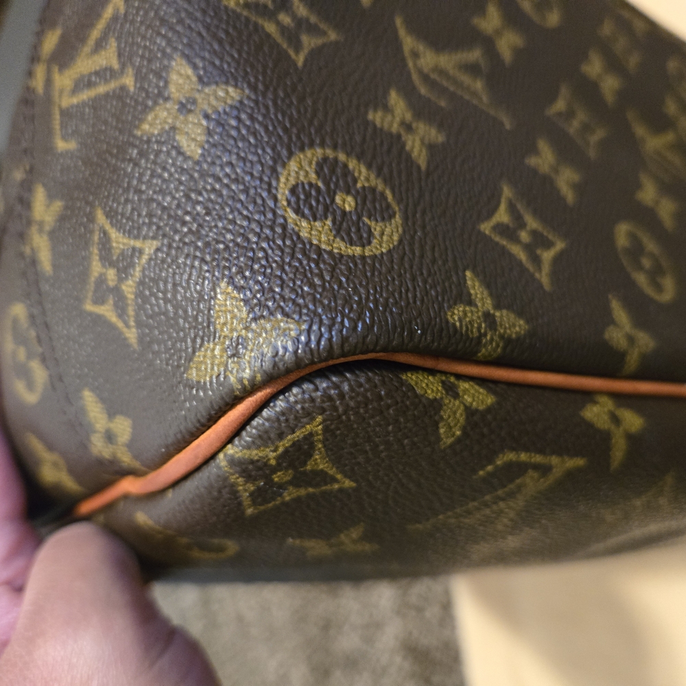 Authentic Louis Vuitton Deauville Monogram Canvas Handbag - Picture 8 of 16